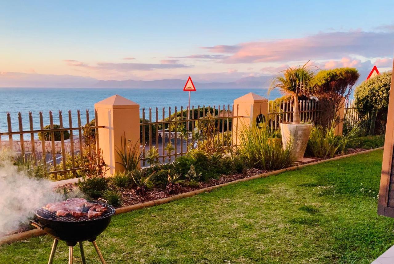 Sage At Whale Cove - Sea Facing Apartment デ・ケルデルス エクステリア 写真